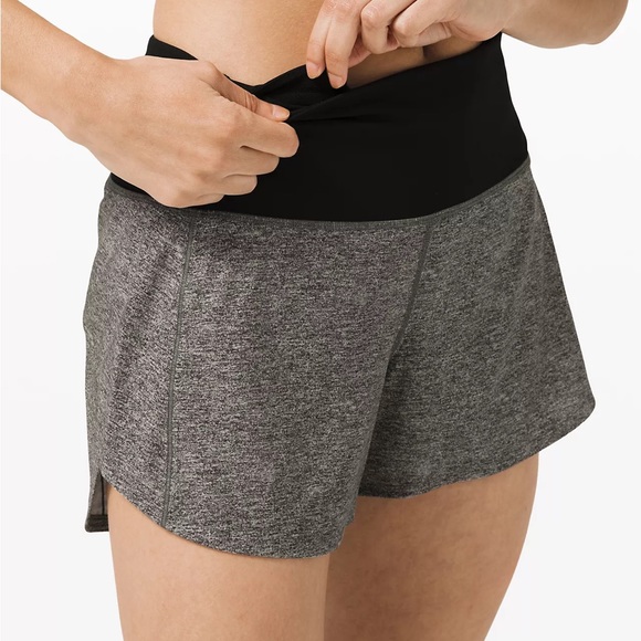 LULULEMON SPEED UP SHORTS SIZE 6 4” INSEAM - Picture 16 of 16